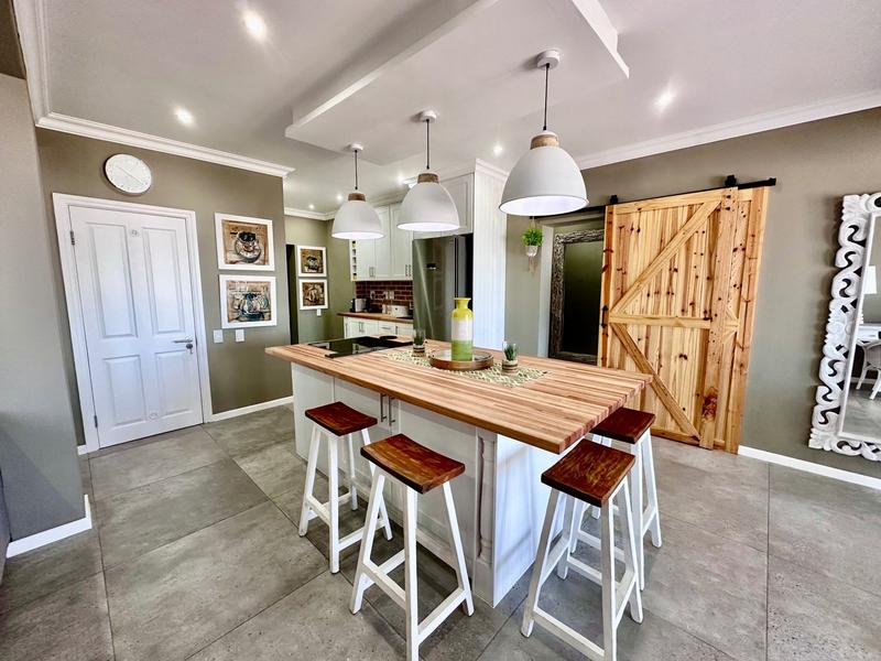 To Let 4 Bedroom Property for Rent in Pinnacle Point Golf Estate Western Cape